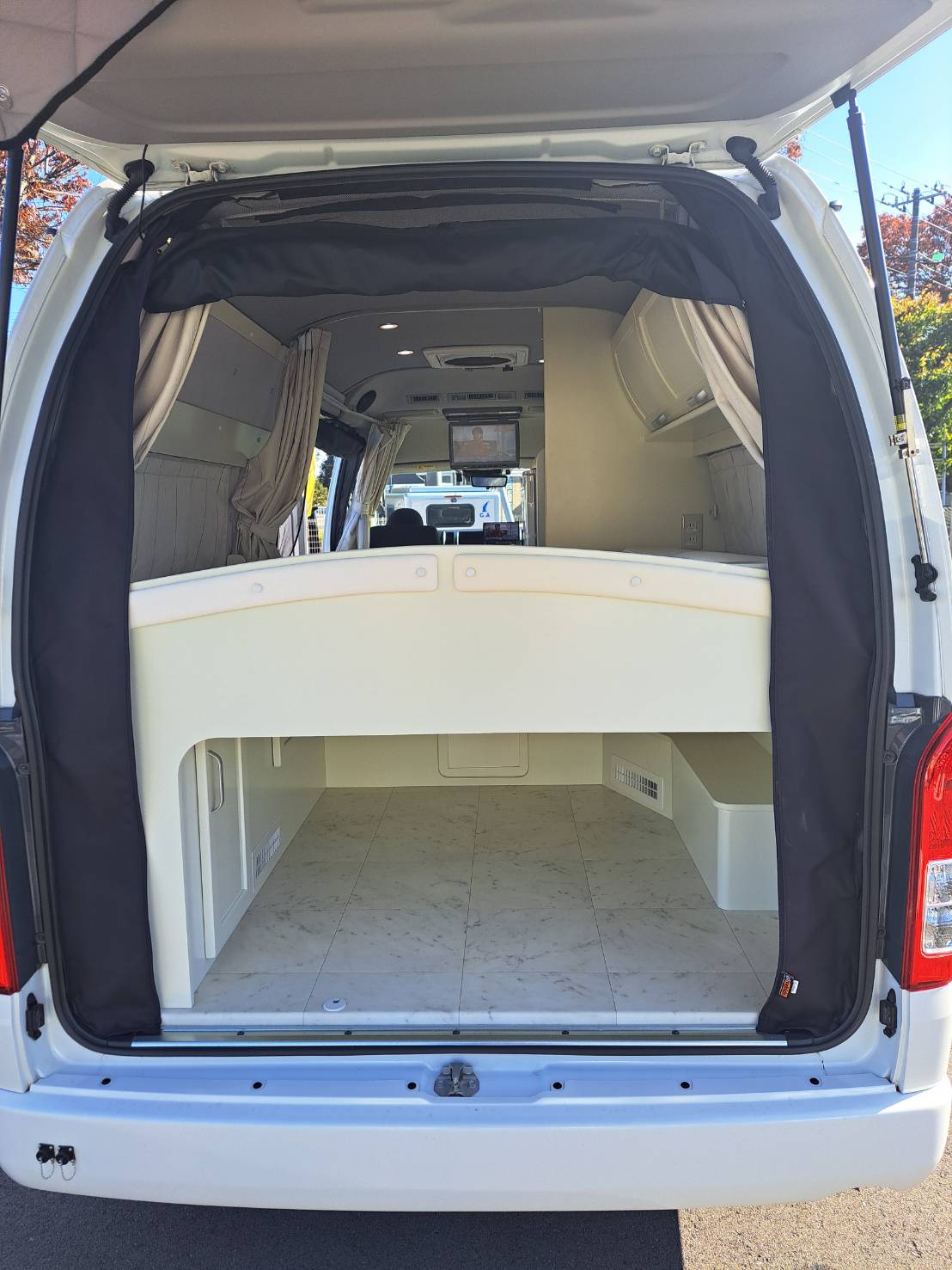 キャンピングカーイメージ