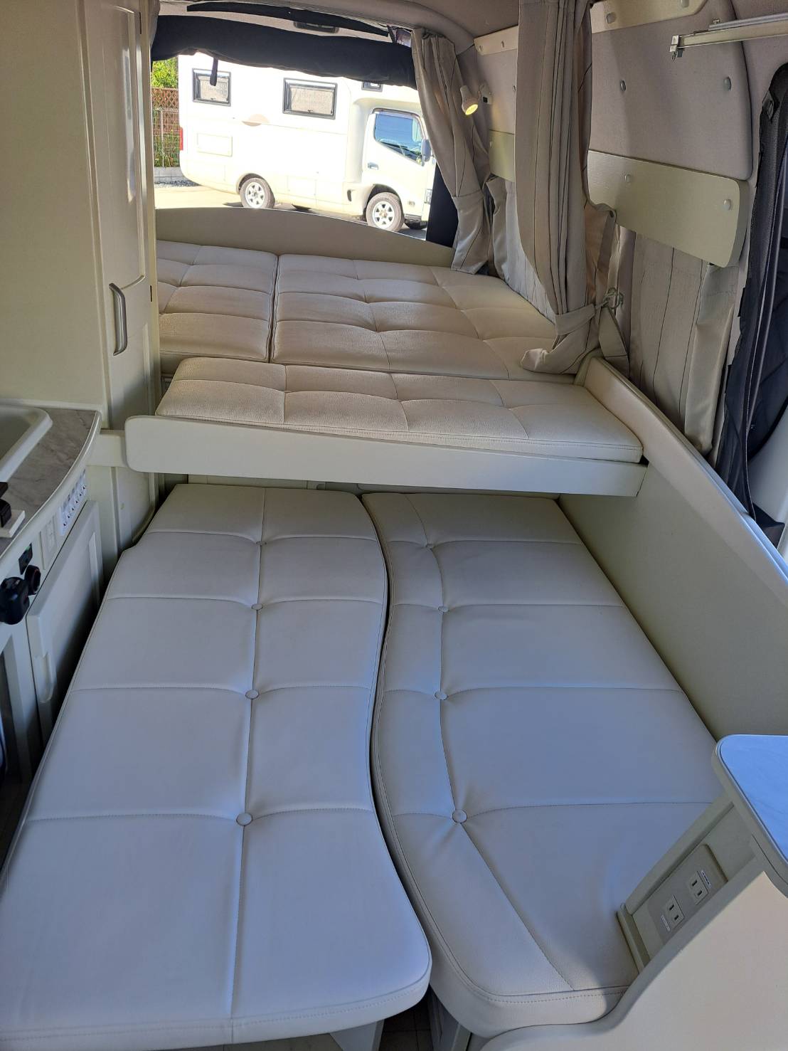 キャンピングカーイメージ