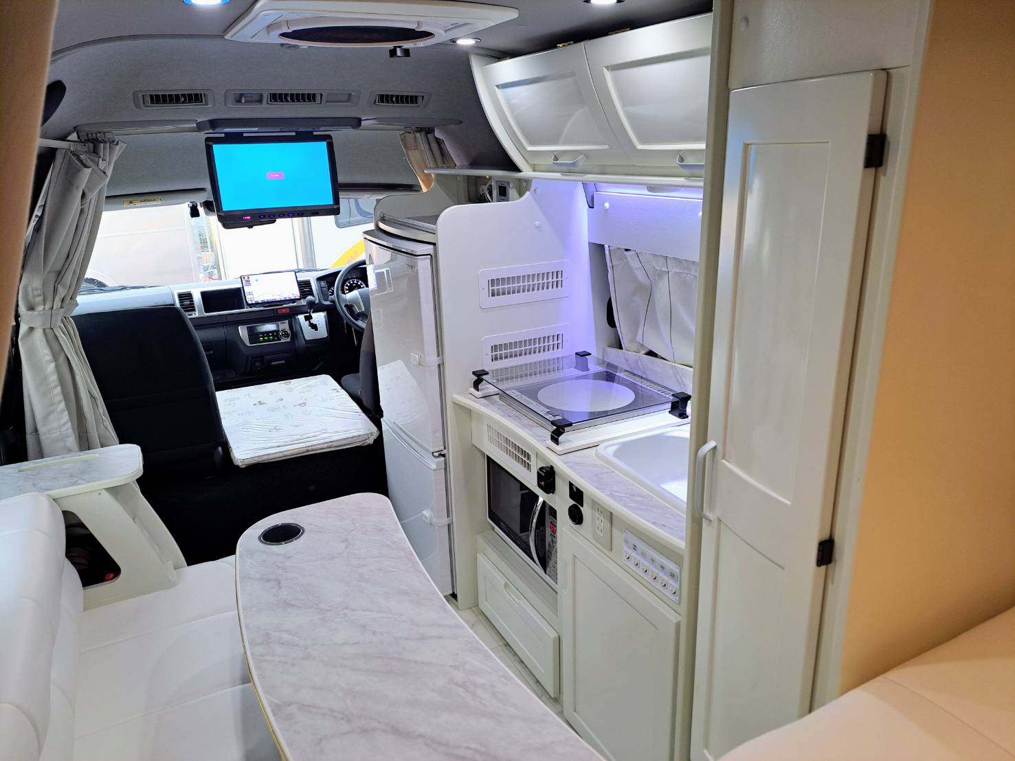 キャンピングカーイメージ