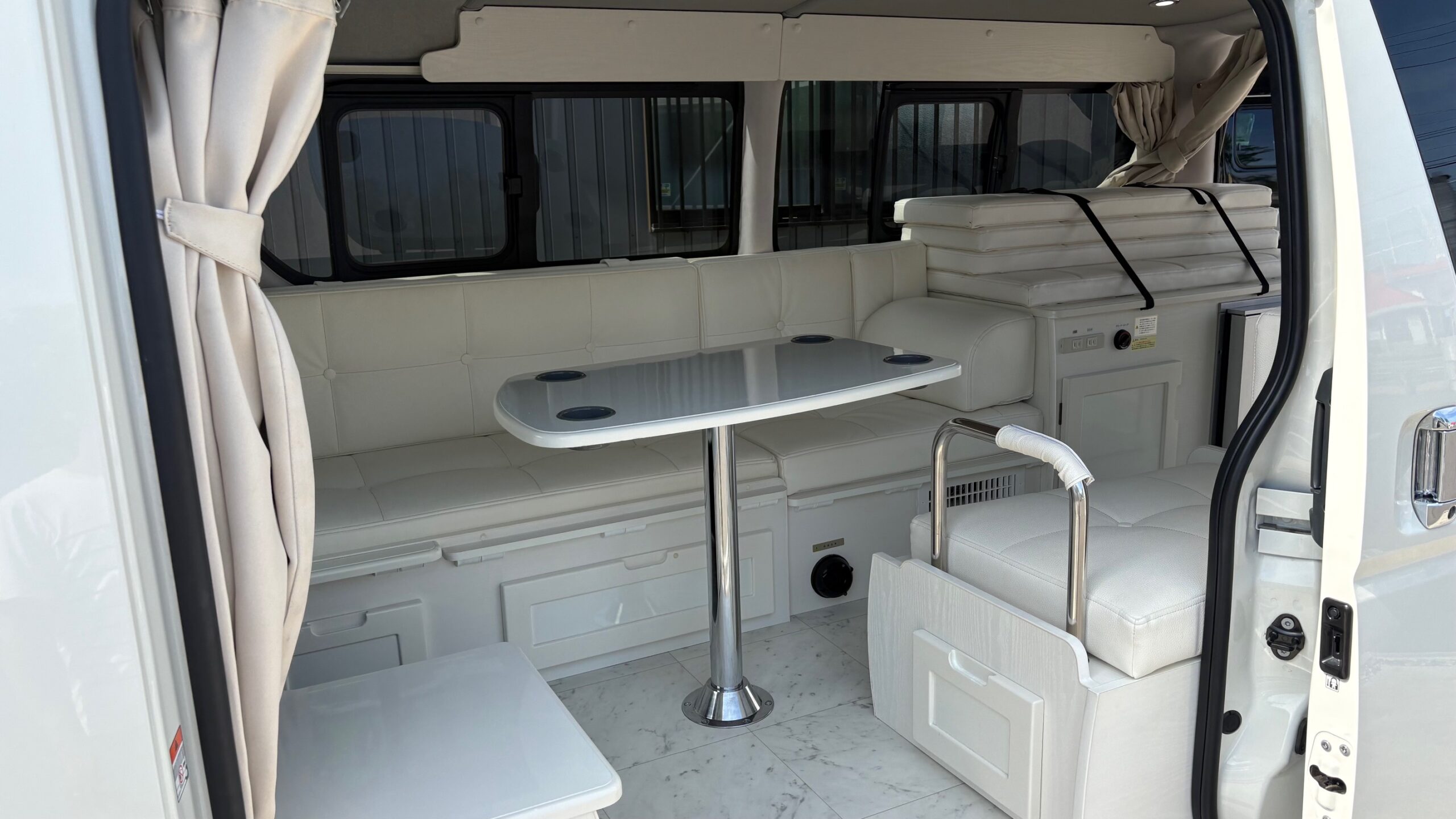 キャンピングカーイメージ