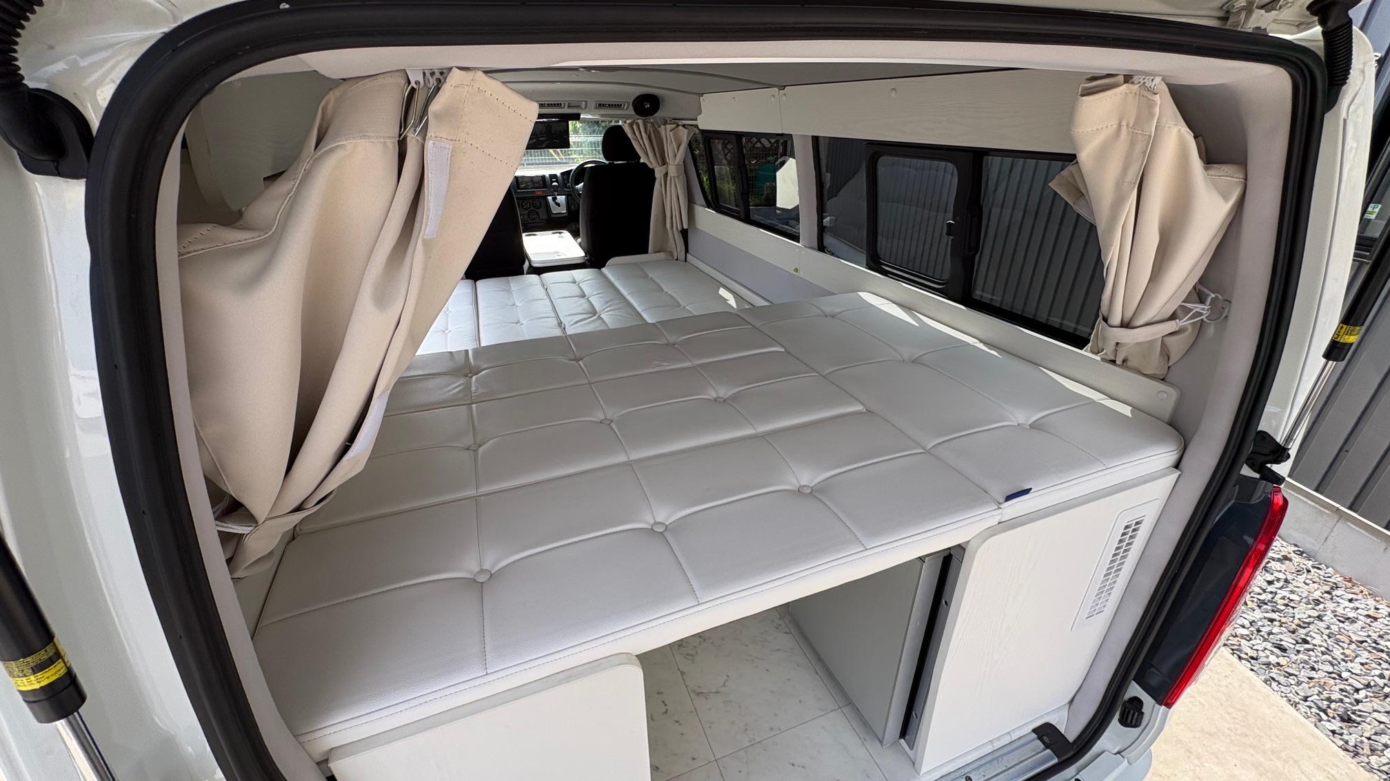 キャンピングカーイメージ